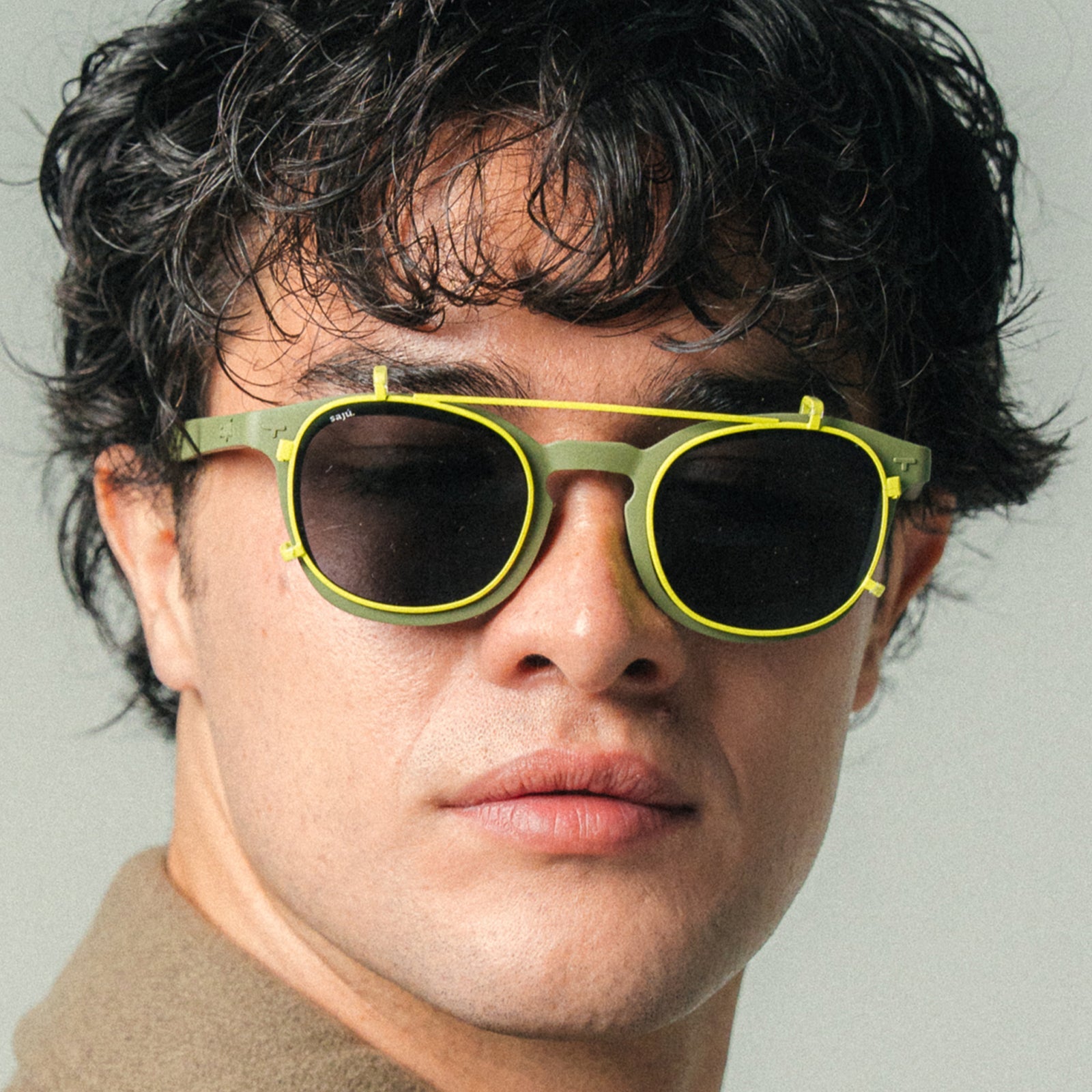 Clip-On - Belucci Neon Yellow