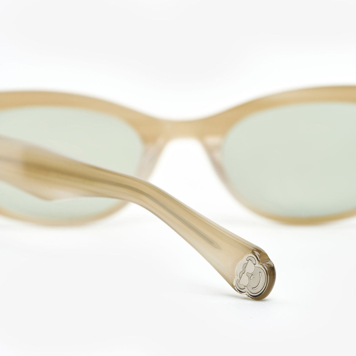 Gafas Sajú M52 Sol (M52C101S) — detalle