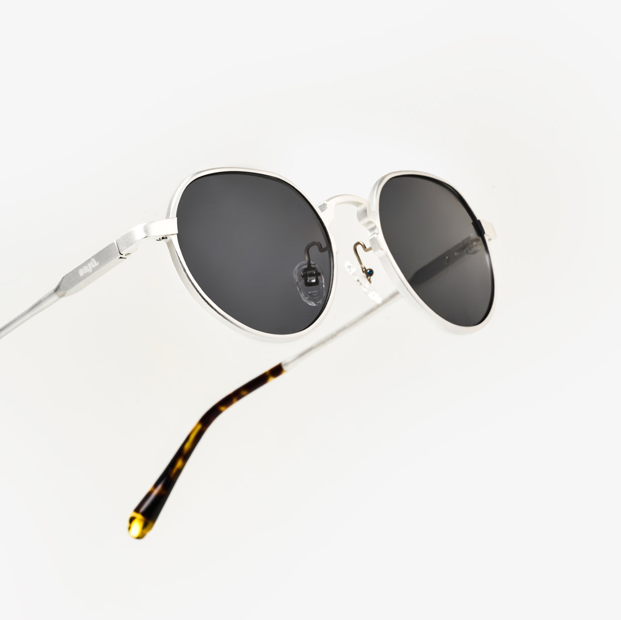 Resort Frosted Silver