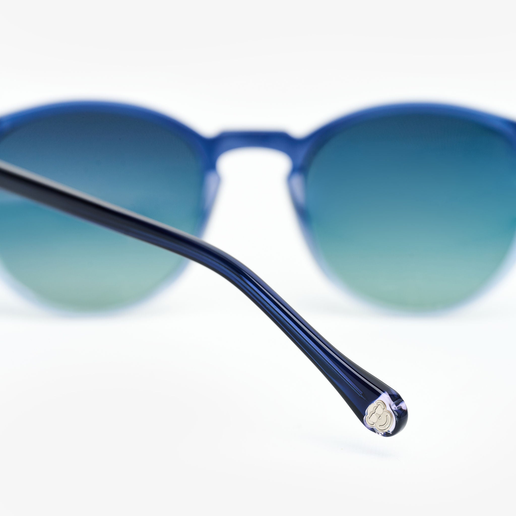 Rocket Gradient Blue