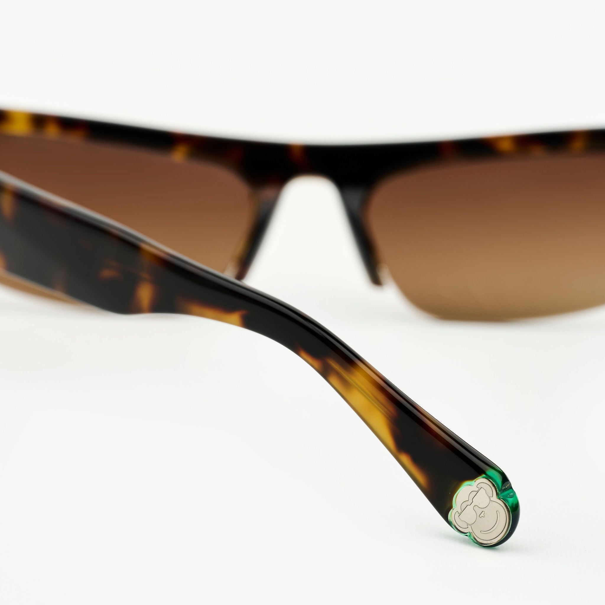 Agata Dark Brown
