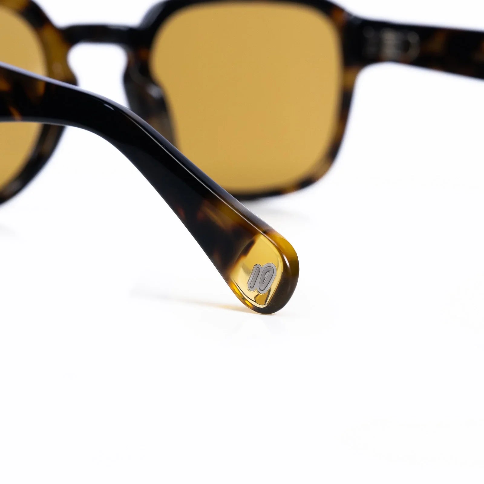 Las Calidosas Dark Brown - Lente Amarillo