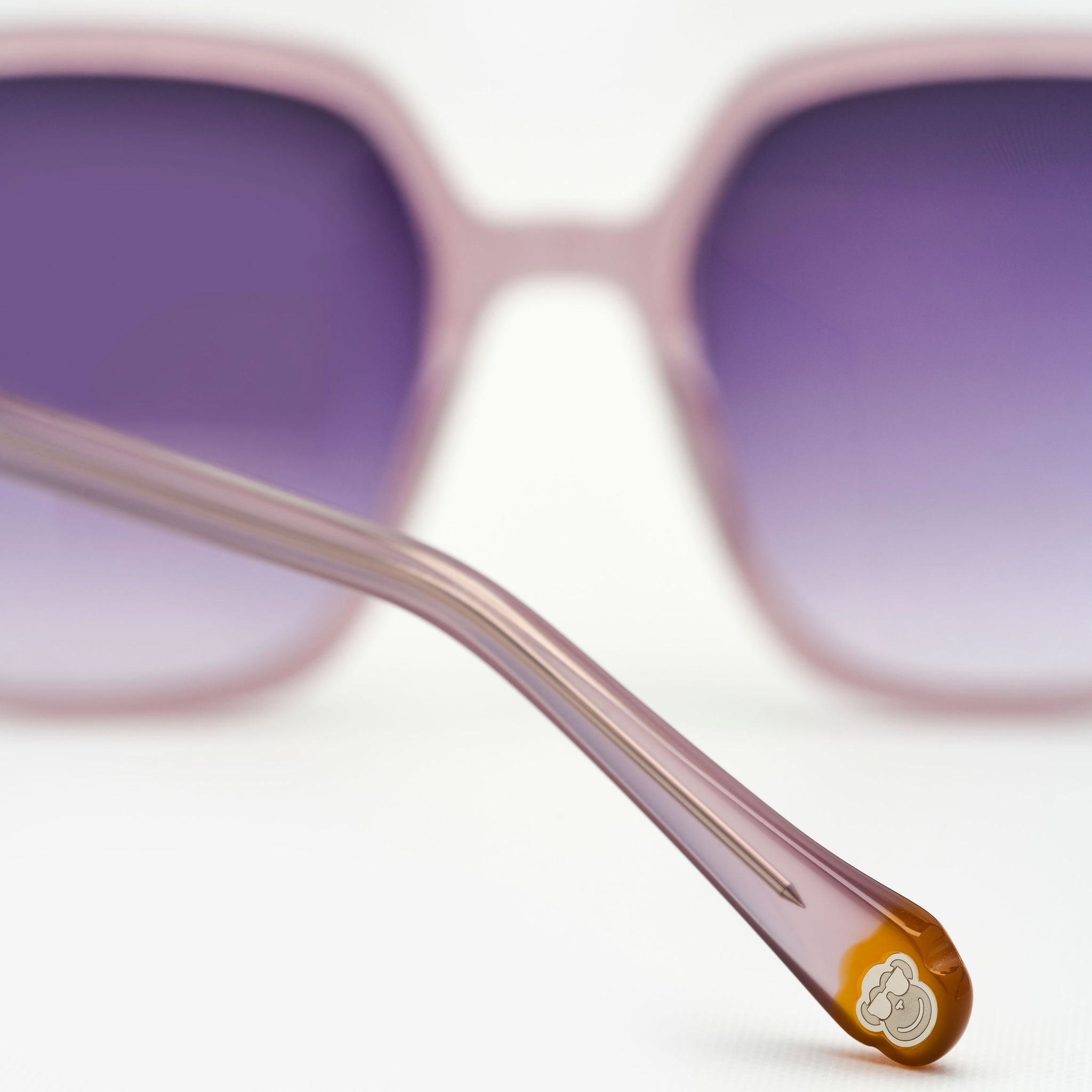 Saloon Light Purple