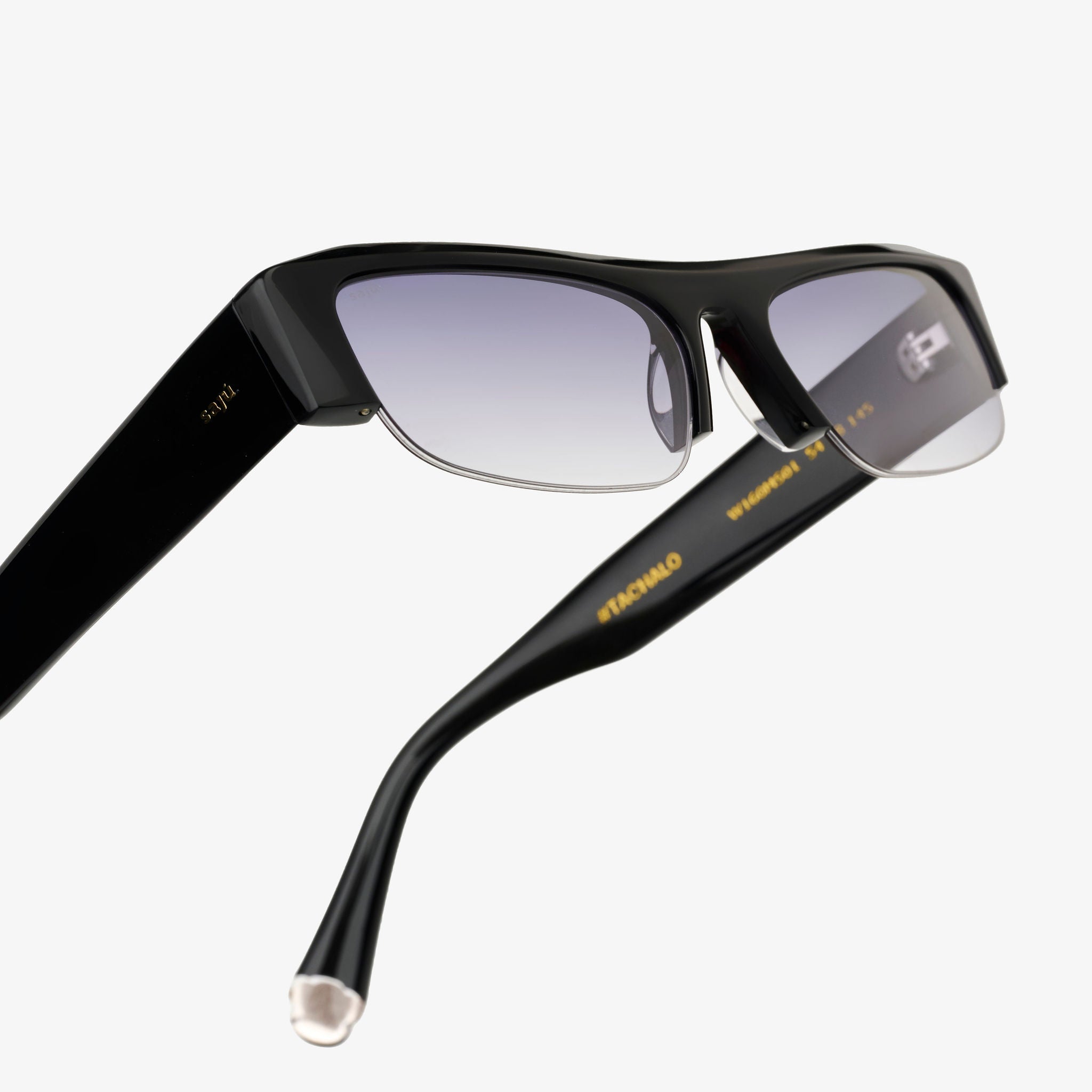 Agata  Black